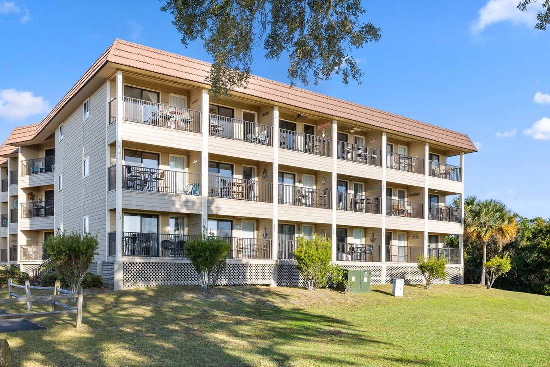 Three-story building at Hilton Head Beach & Tennis where the condo sits on the second floor